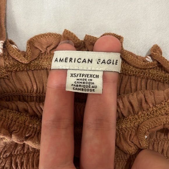 Size XS American Eagle brown ruffled floral crop top WORN ONCE - Picture 2 of 4